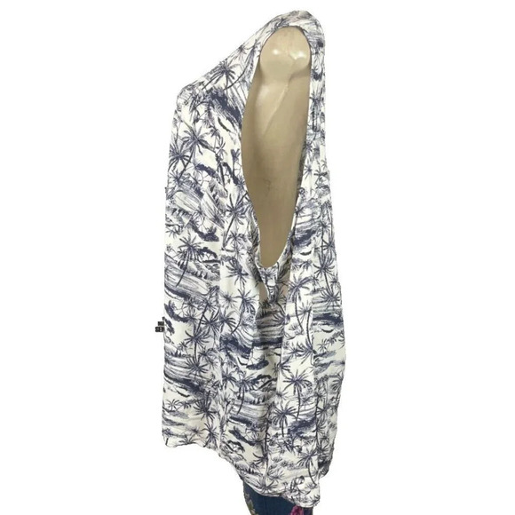 Torrid Plus 5 Navy Toile Island Print Rayon Scoop Button Neckline Sleeveless Top - Picture 3 of 6